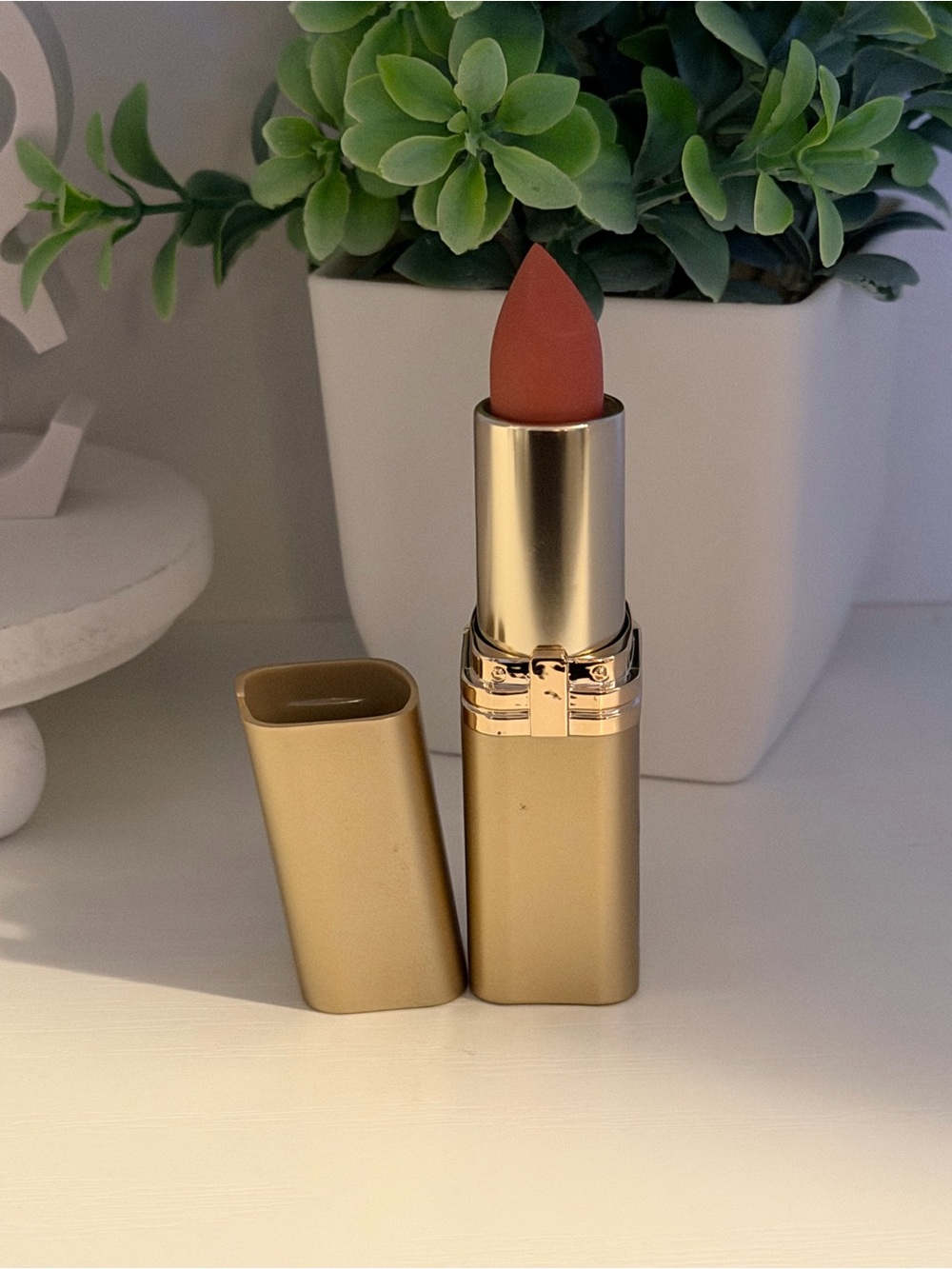 L’Oreal Matte Terracotta Lipstick - Neutral Pink-Brown Shade: 802- Sterpiece